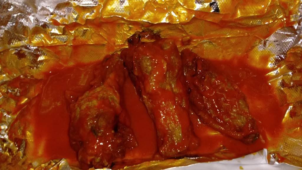 Gioninos Pizza | restaurant | 3314 Warren Rd, Cleveland, OH 44111, USA | 2169412700 OR +1 216-941-2700