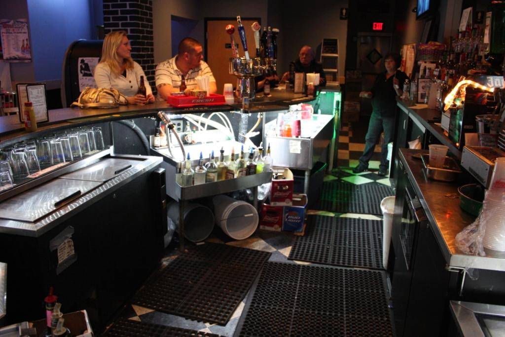 Pit Stop Cafe | restaurant | 338 Bridgeport Ave, Milford, CT 06460, USA | 2038747867 OR +1 203-874-7867