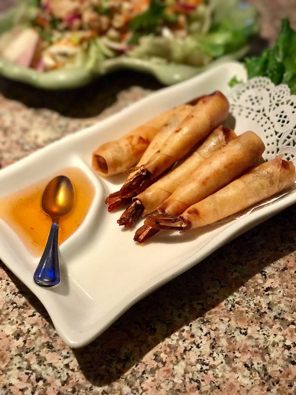 Patpong | restaurant | 2415 Clement St, San Francisco, CA 94121, USA | 4153799726 OR +1 415-379-9726