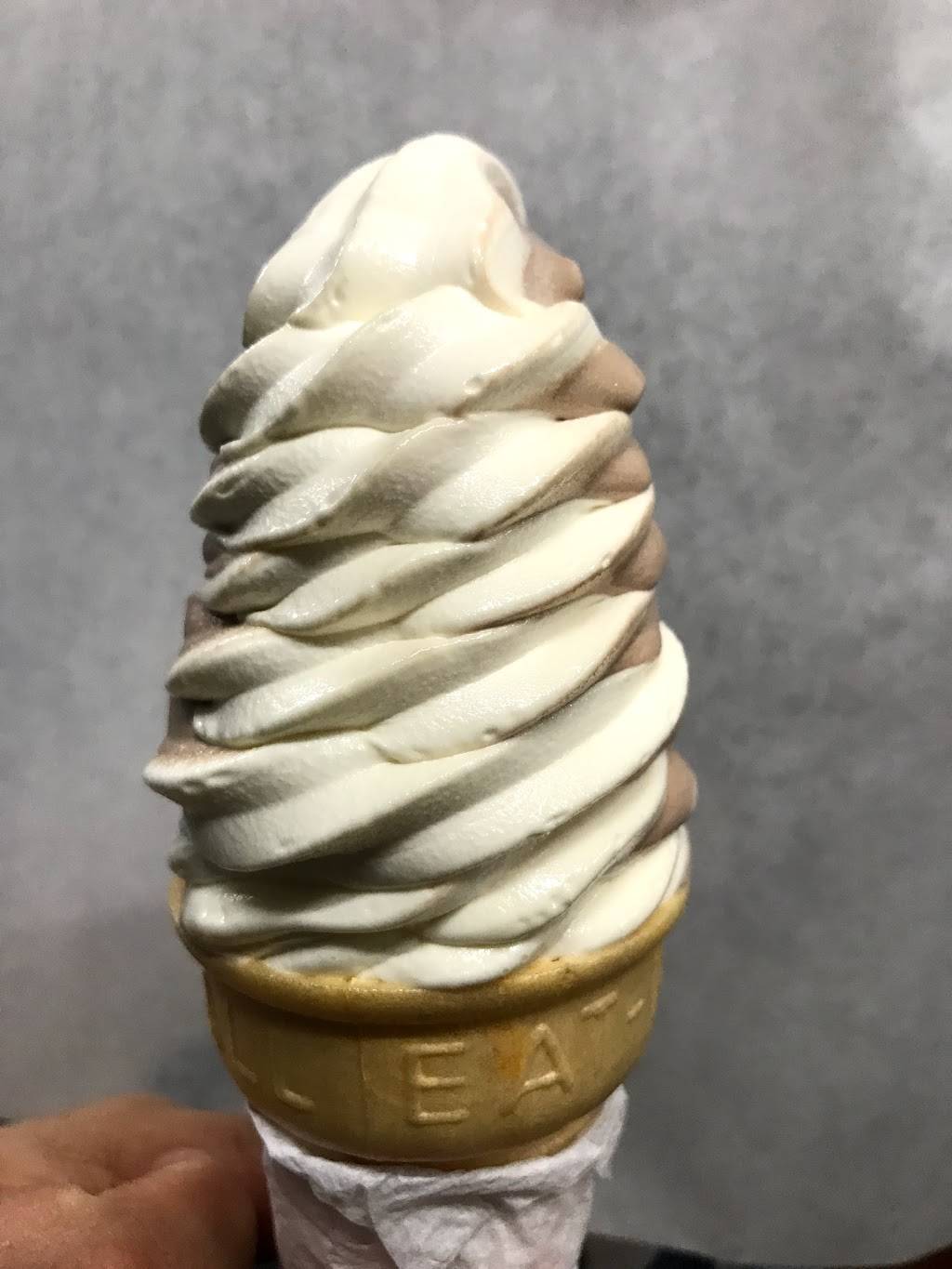 Frosty King | restaurant | 1505 S Fairfax Rd, Bakersfield, CA 93307, USA | 6613662864 OR +1 661-366-2864