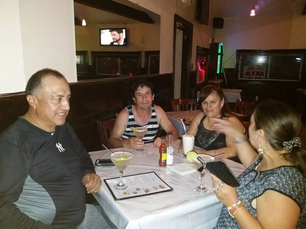 Latino Continental | restaurant | 1160 Montauk Hwy, Patchogue, NY 11772, USA | 6316273172 OR +1 631-627-3172