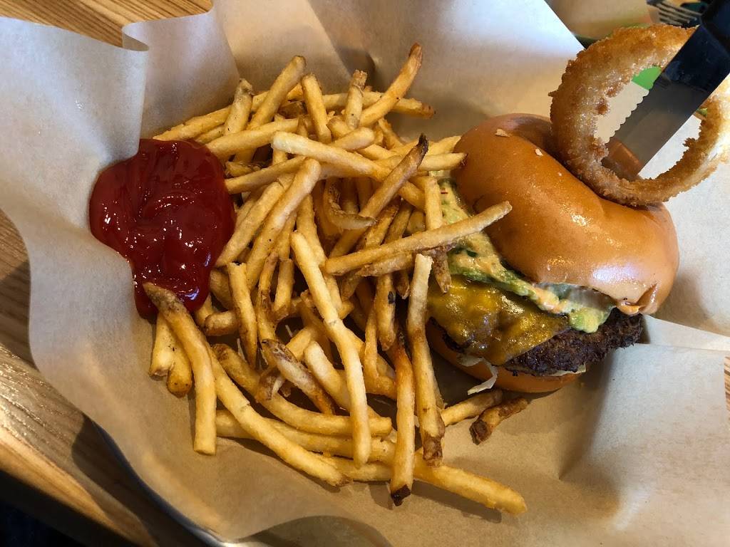 GRUB BURGER BAR | restaurant | 12045 Carmel Mountain Rd #303, San Diego, CA 92128, USA | 6194304782 OR +1 619-430-4782