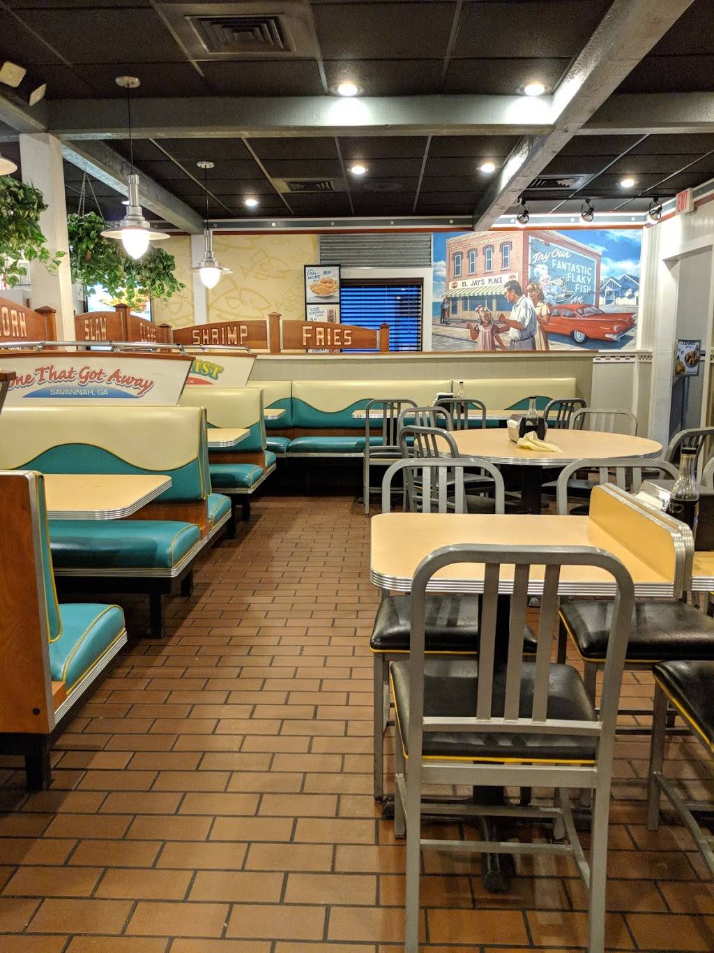 Long John Silvers | restaurant | 2785 28th St SE, Grand Rapids, MI 49512, USA | 6169429090 OR +1 616-942-9090