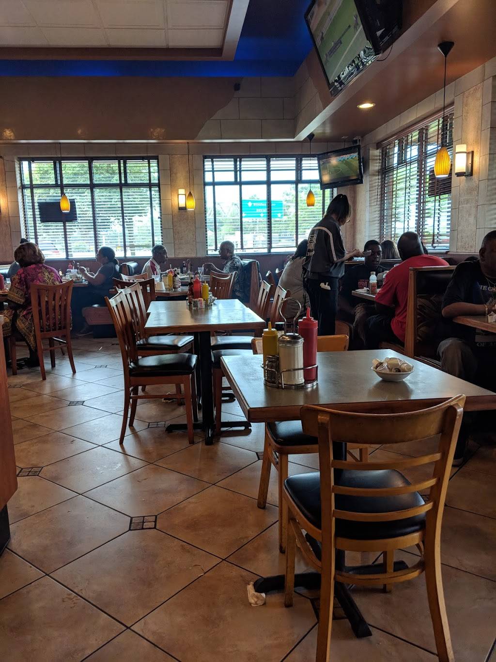 Sams Ferndale Grill | restaurant | 21468 Woodward Ave, Ferndale, MI 48220, USA | 2483991620 OR +1 248-399-1620