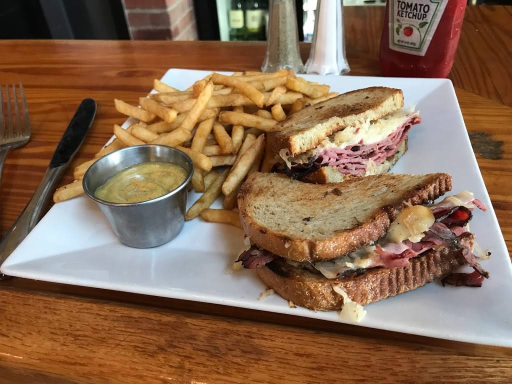 The Lakeview Tavern | restaurant | 290 E Grassy Sprain Rd, Yonkers, NY 10710, USA | 9143372183 OR +1 914-337-2183