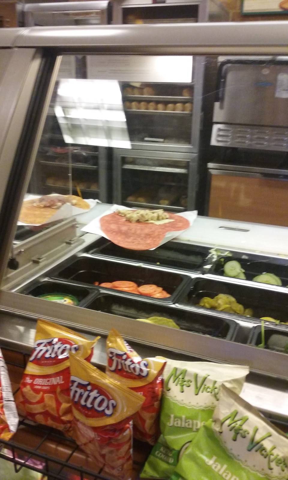 Subway | restaurant | 514 Main St, Springvale, ME 04083, USA | 2074906606 OR +1 207-490-6606