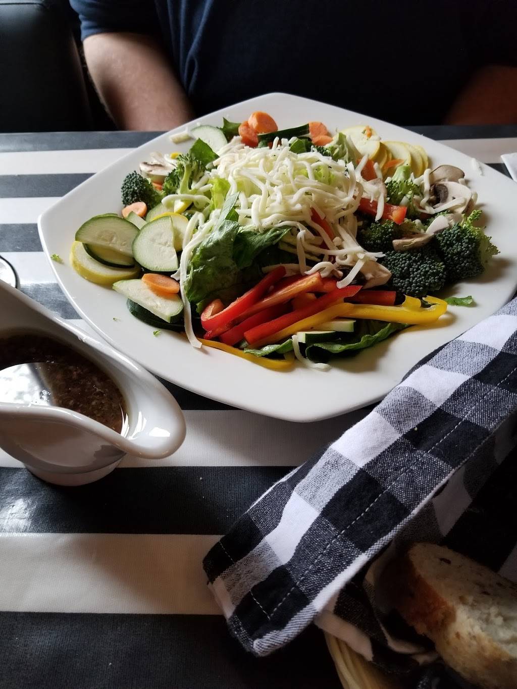 Ermilios Italian Home Cooking | restaurant | 26 White St, Eureka Springs, AR 72632, USA | 4792538806 OR +1 479-253-8806