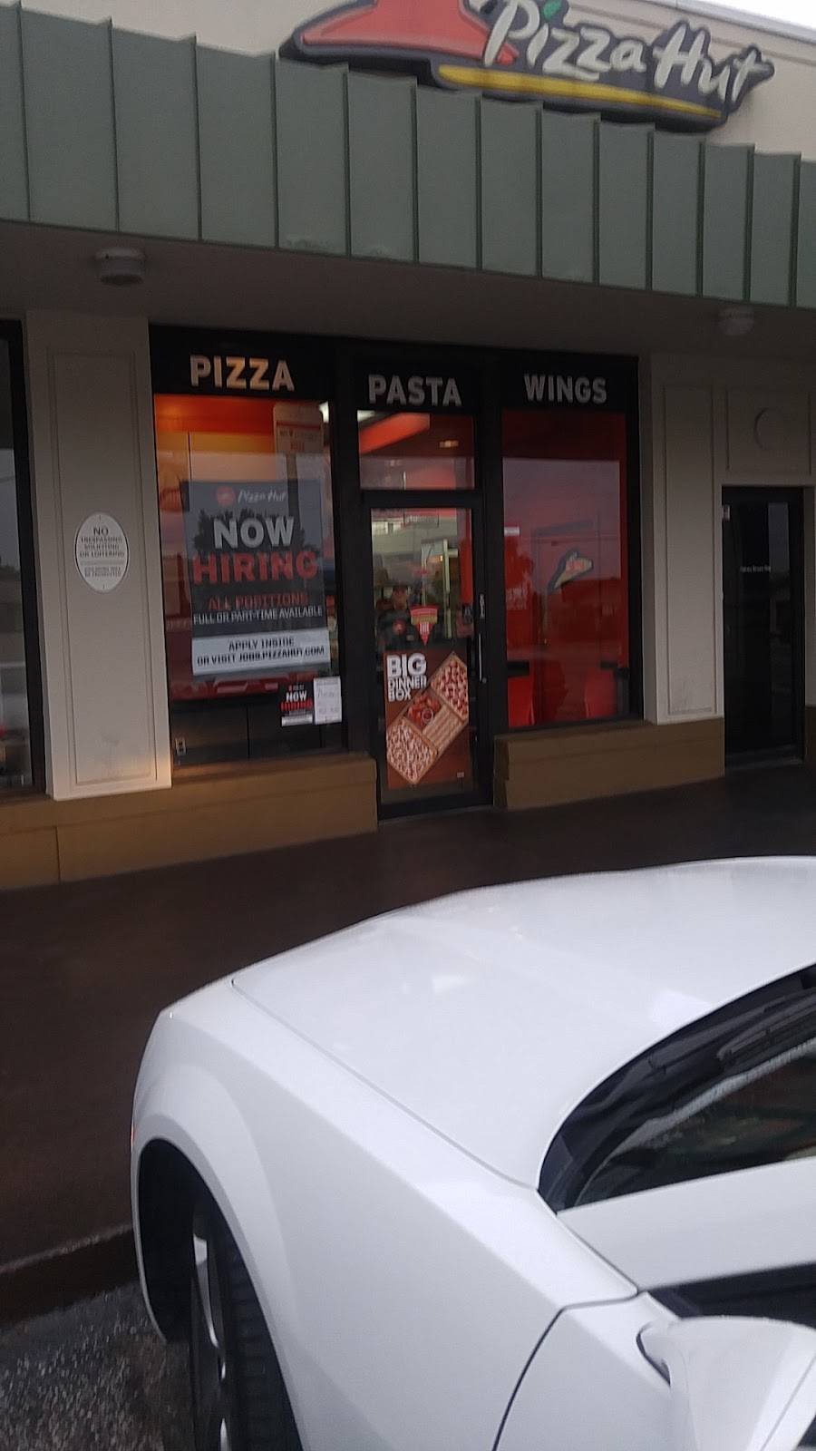 Pizza Hut | restaurant | 4343 Edgewater Dr #900, Orlando, FL 32804, USA | 4072927322 OR +1 407-292-7322