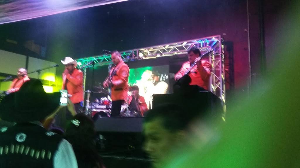 Candela Bar And Grill | restaurant | 8502 W Golf Rd, Niles, IL 60714, USA | 7738656741 OR +1 773-865-6741