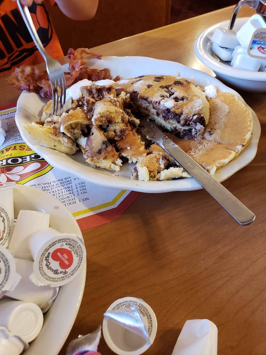 Georges Family Restaurant | restaurant | 2170 N Ridge Rd, Elyria, OH 44035, USA | 4402775838 OR +1 440-277-5838