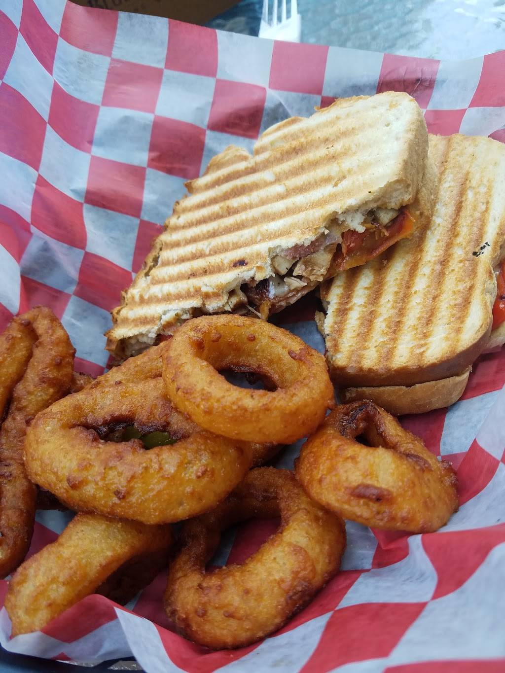 Rizzs | restaurant | 84 W Main St, Uniontown, PA 15401, USA | 7244251782 OR +1 724-425-1782