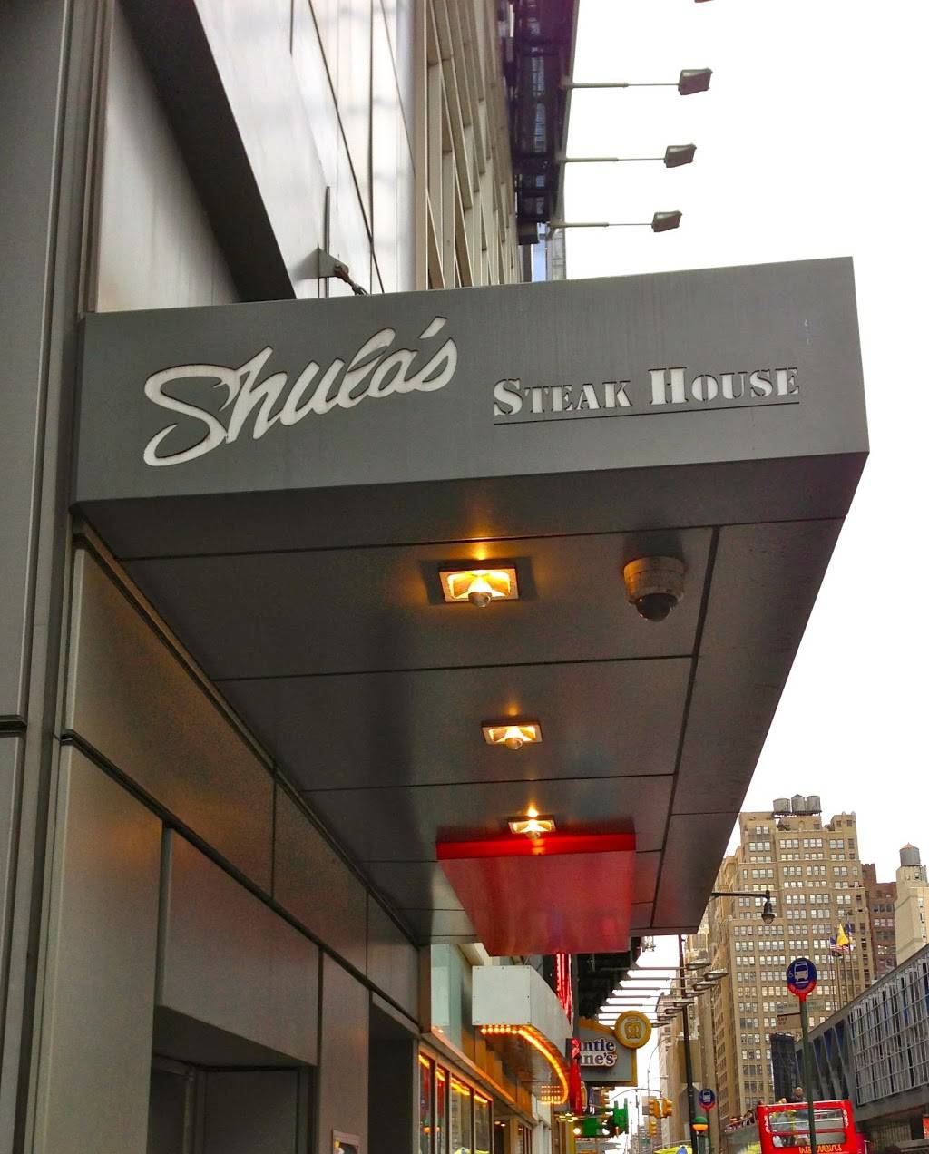 Shulas Steak House | restaurant | 270 W 43rd St, New York, NY 10036, USA | 2122012776 OR +1 212-201-2776