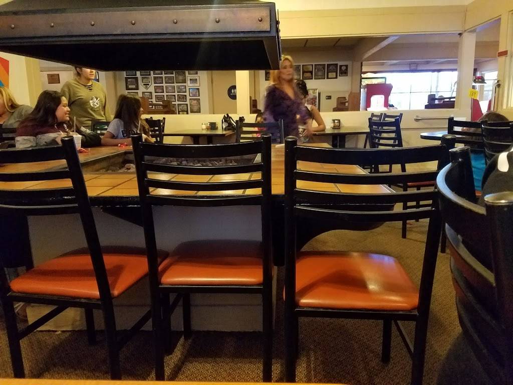 Round Table Pizza | meal delivery | 1161 E Washington Ave, Escondido, CA 92025, USA | 7604890191 OR +1 760-489-0191