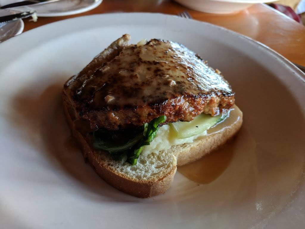 Round Island Bar & Grill | restaurant | One Lake Shore Dr, Mackinac Island, MI 49757, USA | 9068473000 OR +1 906-847-3000