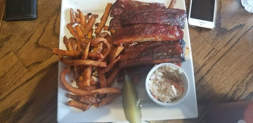 Maison Fumée BBQ | restaurant | 779 Boulevard Maloney E, Gatineau, QC J8P 1G5, Canada | 8198935959 OR +1 819-893-5959