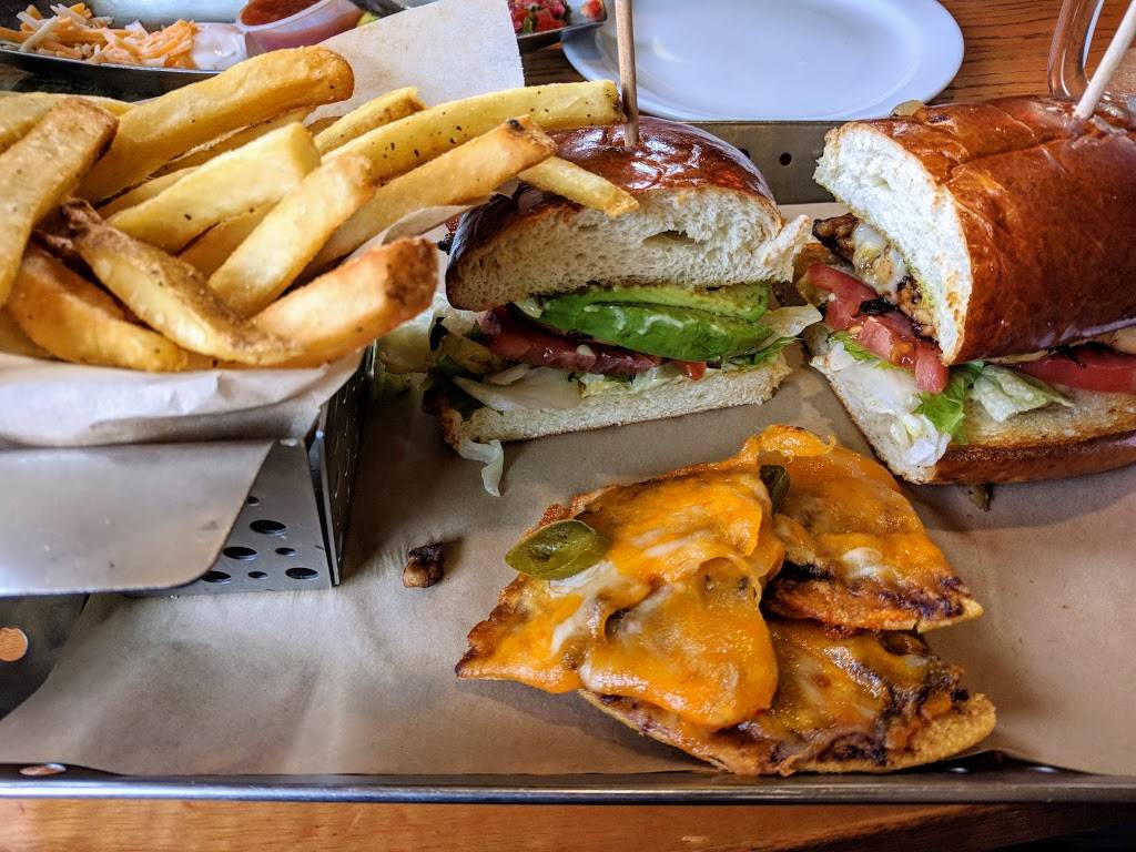 Chilis Grill & Bar | meal takeaway | 3870 Truxel Rd, Sacramento, CA 95834, USA | 9162858703 OR +1 916-285-8703