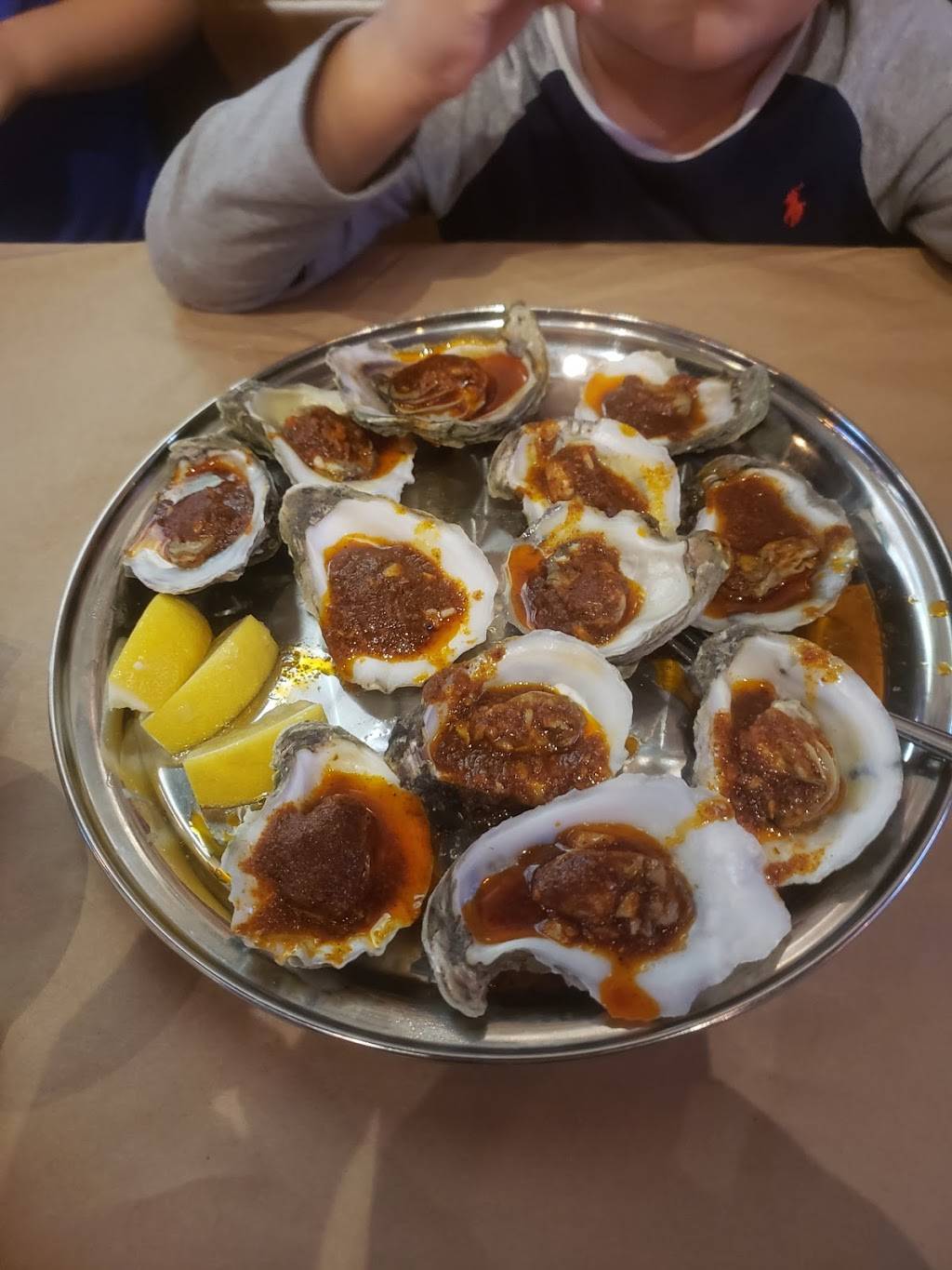 Mr. & Mrs. Crab | restaurant | 2042 Badlands Dr, Brandon, FL 33511, USA | 8136548999 OR +1 813-654-8999