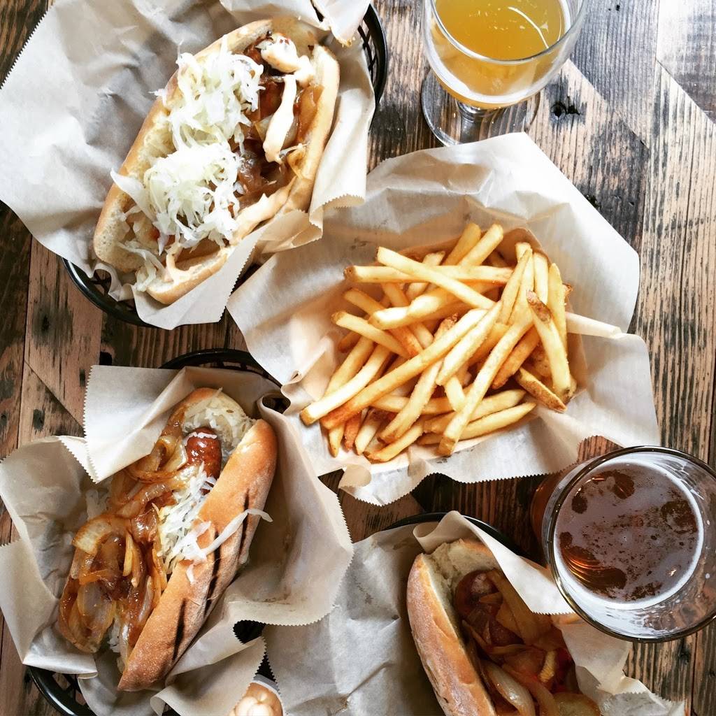 Rosamunde Sausage Grill | restaurant | 911 Washington St, Oakland, CA 94607, USA | 5103383108 OR +1 510-338-3108