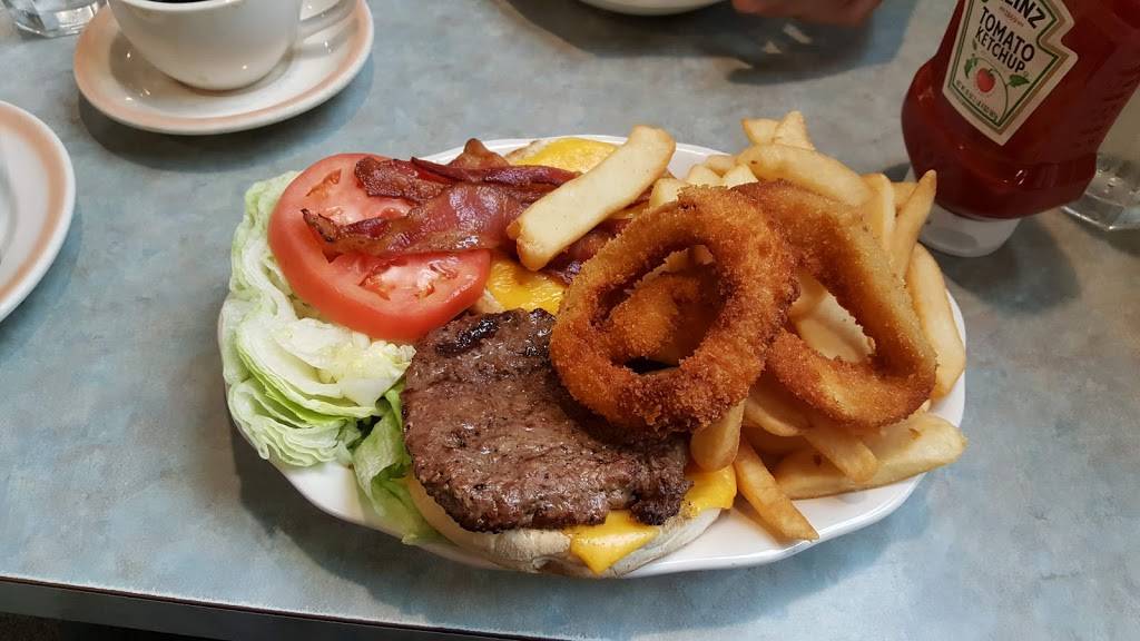 Floridian Diner | restaurant | 2301 Flatbush Ave, Brooklyn, NY 11234, USA | 7183771895 OR +1 718-377-1895