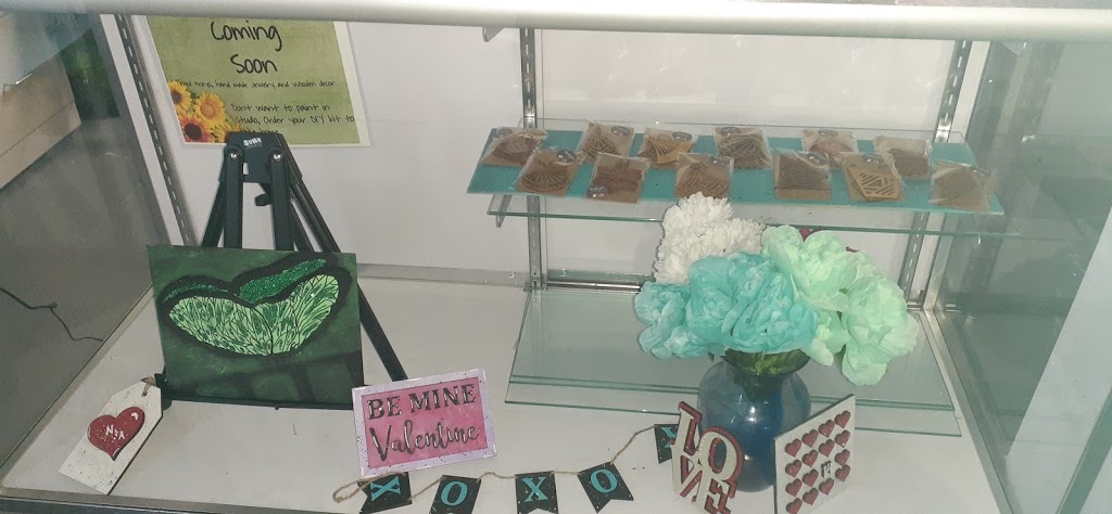 Minnies Pizza & Paint Shop | meal takeaway | 7317 St Andrews Church Rd, Louisville, KY 40214, USA | 5028904025 OR +1 502-890-4025