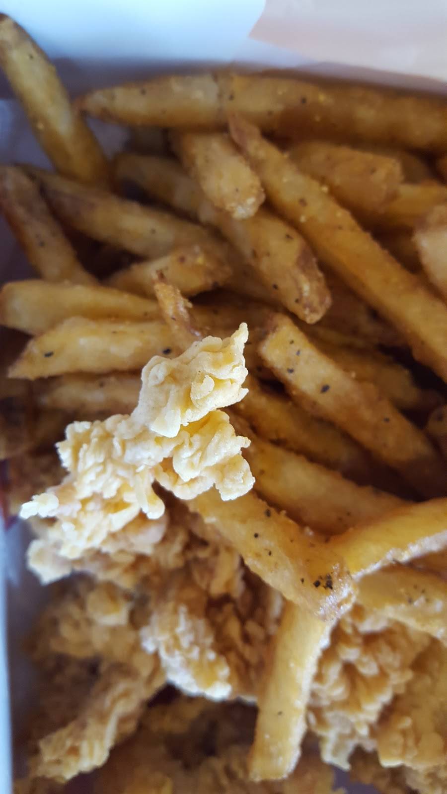 Popeyes | restaurant | 1401 Manheim Pike, Lancaster, PA 17601, USA | 7178269655 OR +1 717-826-9655