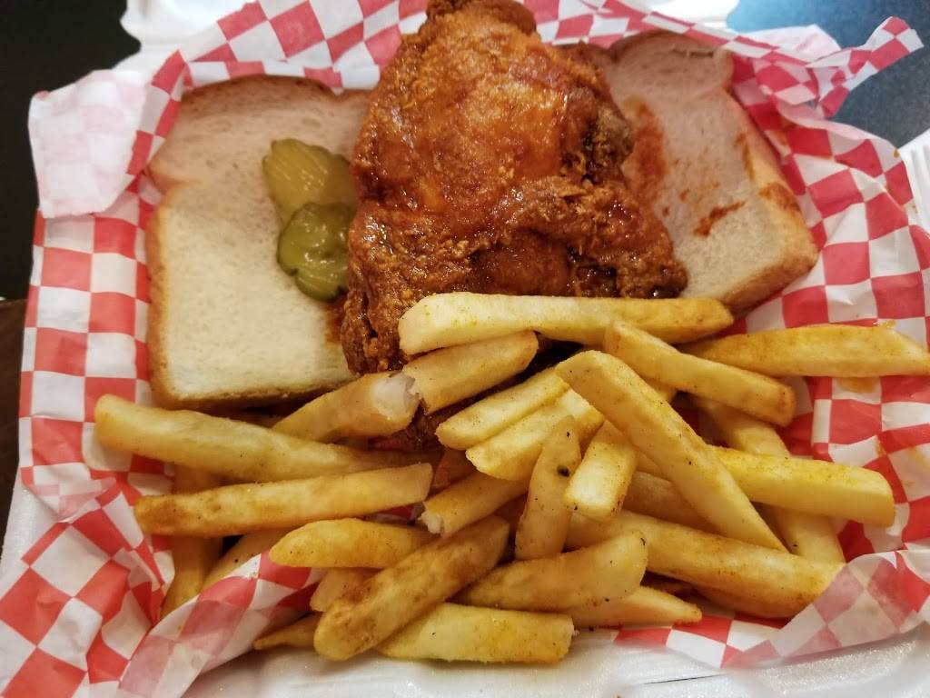 Helens Hot Chicken Murfreesboro | restaurant | 2042 Lascassas Pike a12, Murfreesboro, TN 37130, USA | 6153968779 OR +1 615-396-8779