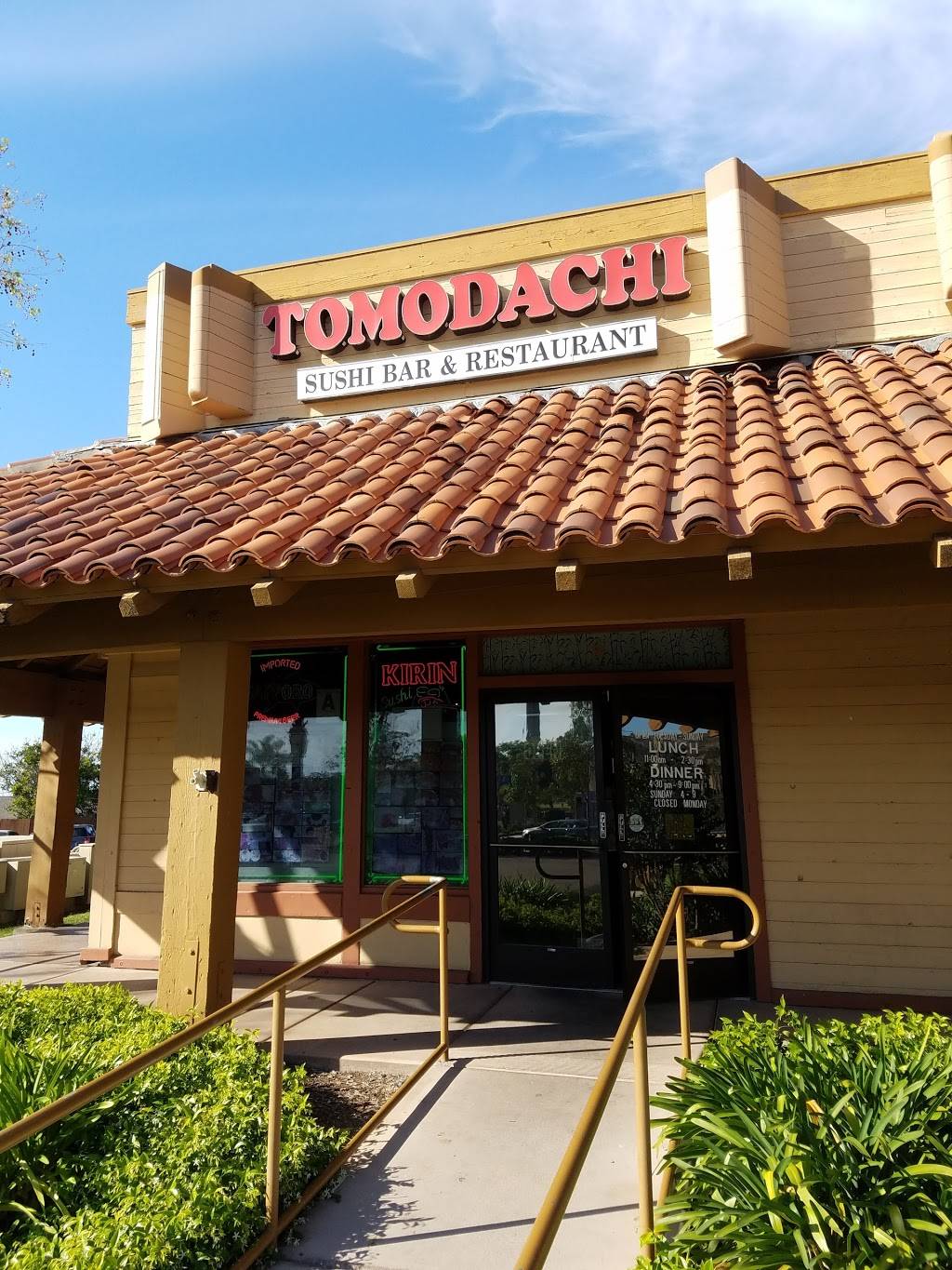 Tomodachi Sushi Bar & Restaurant | restaurant | 4390 Palm Ave, San Diego, CA 92154, USA | 6196909737 OR +1 619-690-9737