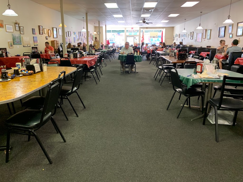 Bobs Grill & Cafeteria | restaurant | 1112 Oak St, Conway, AR 72032, USA | 5013299760 OR +1 501-329-9760