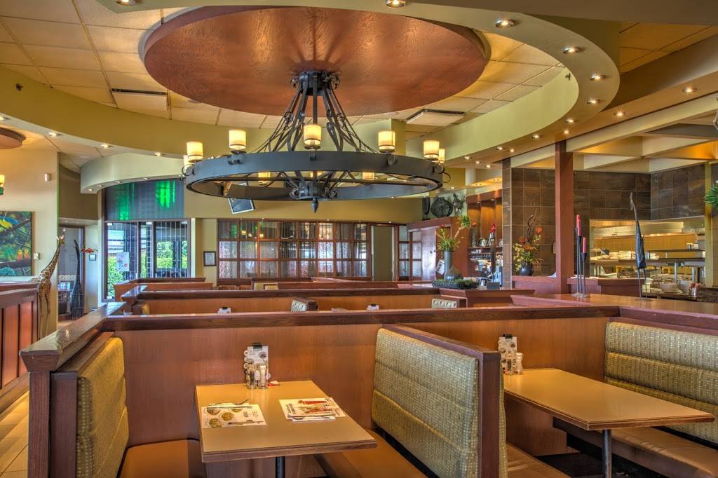 Rôtisserie St-Hubert | restaurant | 940 Rue Principale, Granby, QC J2G 2Z4, Canada | 4503784656 OR +1 450-378-4656