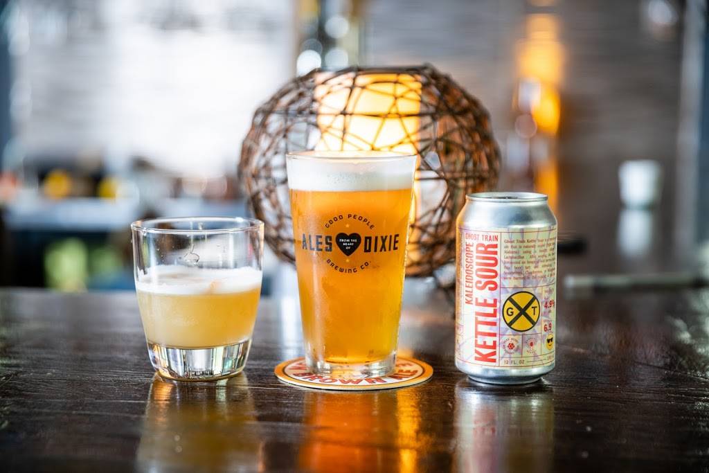 Basil Pizza & Bar | night club | 1101 Dunston Ave, Birmingham, AL 35213, USA | 2052244465 OR +1 205-224-4465