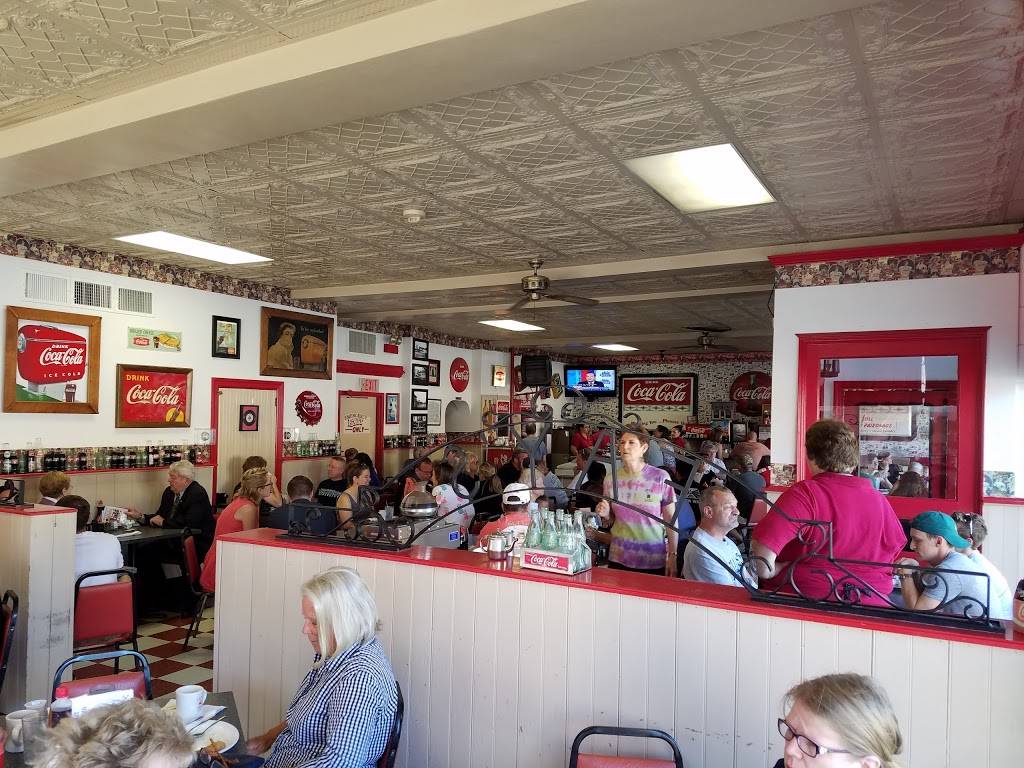 Fays Country Kitchen | restaurant | 203 S Hanover St, Carlisle, PA 17013, USA | 7172435510 OR +1 717-243-5510