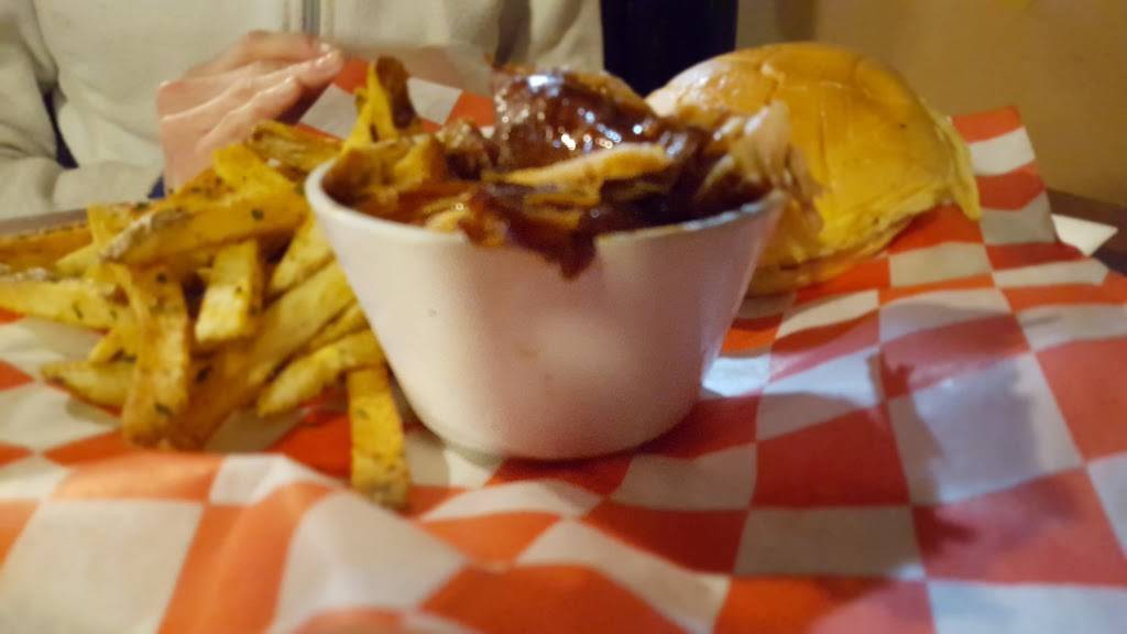 Morrells BBQ | restaurant | 577 Washington St, Stoughton, MA 02072, USA | 7813444743 OR +1 781-344-4743