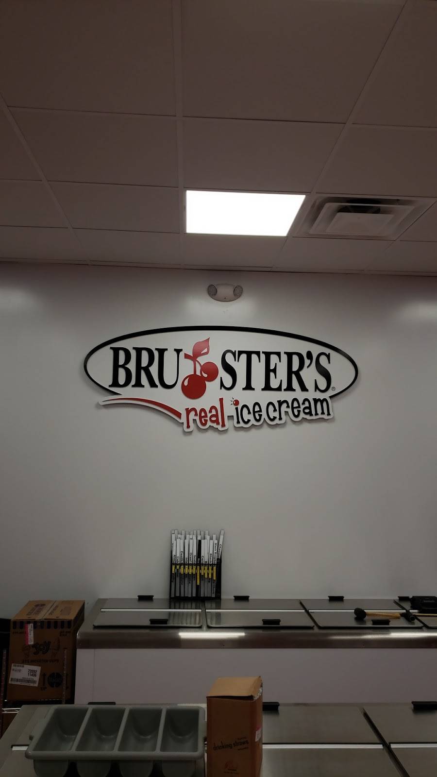 Brusters Ice Cream of Haverhill, MA | restaurant | 124 Main St, Haverhill, MA 01830, USA | 9789146280 OR +1 978-914-6280