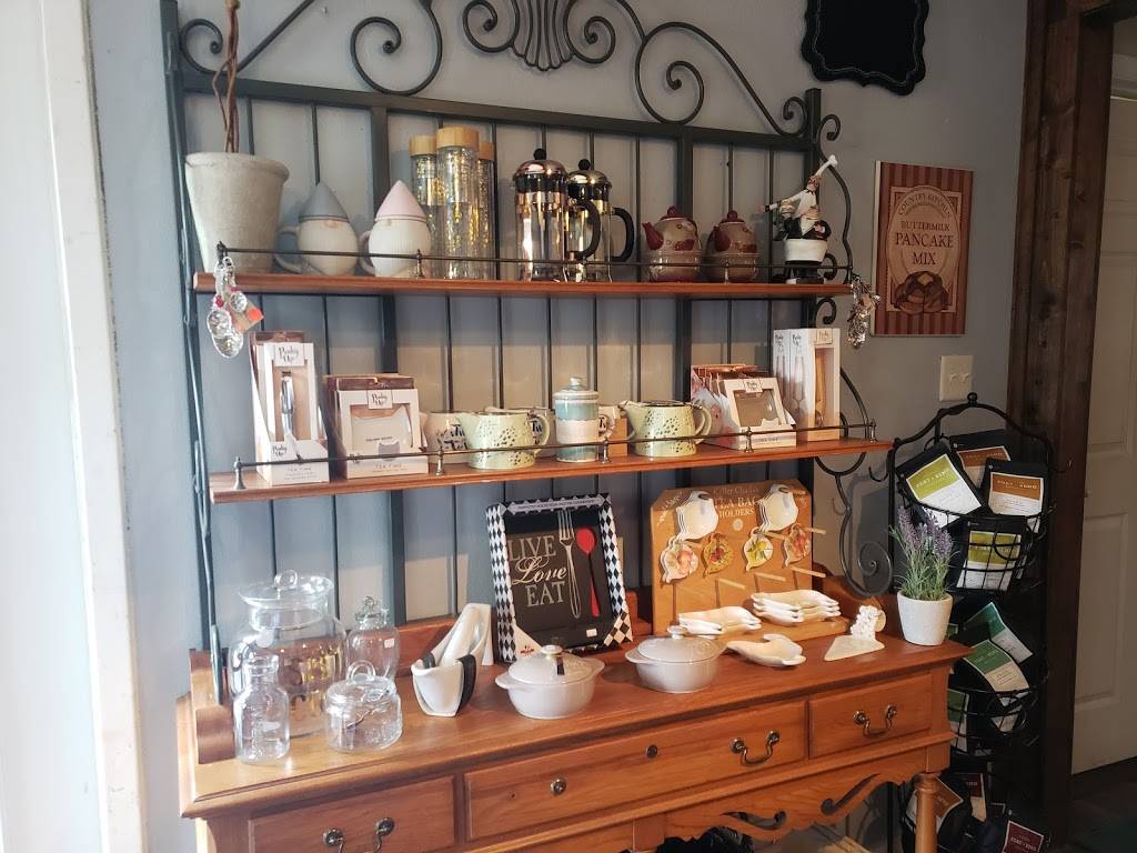 Ye Olde Village Shoppe | restaurant | 1512 Avenue C, Katy, TX 77493, USA | 2813914480 OR +1 281-391-4480