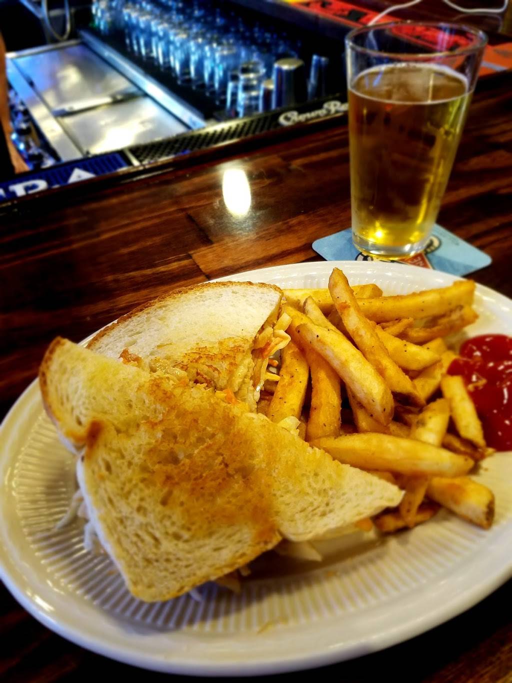 The Taphouse at the Genetti | restaurant | 200 W 4th St, Williamsport, PA 17701, USA | 5703266600 OR +1 570-326-6600