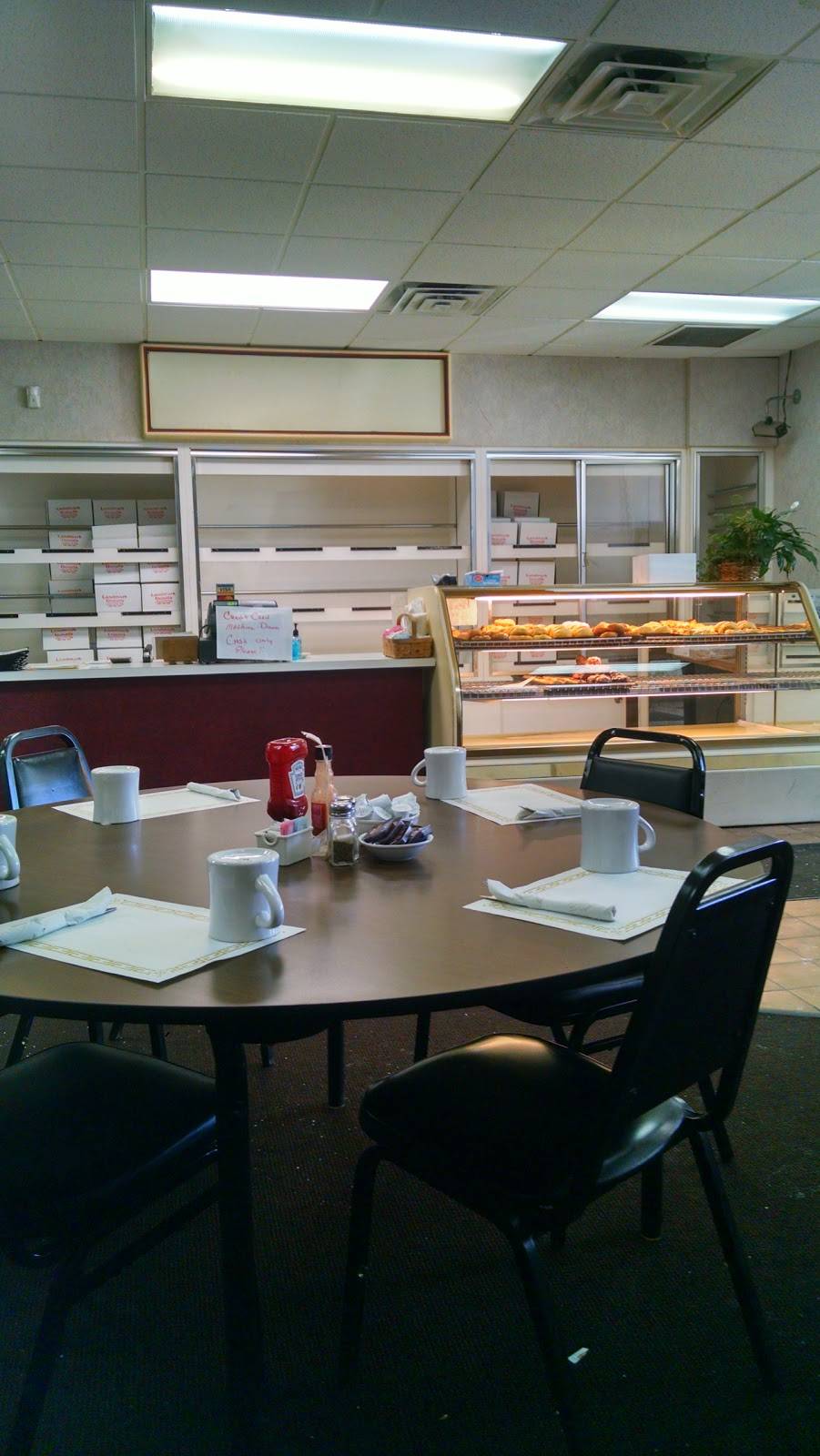 Landmark Restaurant | restaurant | 109 S Meridian Rd, Youngstown, OH 44509, USA | 3307921657 OR +1 330-792-1657