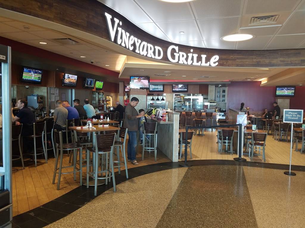 Vineyard Grille | restaurant | 1 Harborside Dr, East Boston, MA 02128, USA | 6175677500 OR +1 617-567-7500