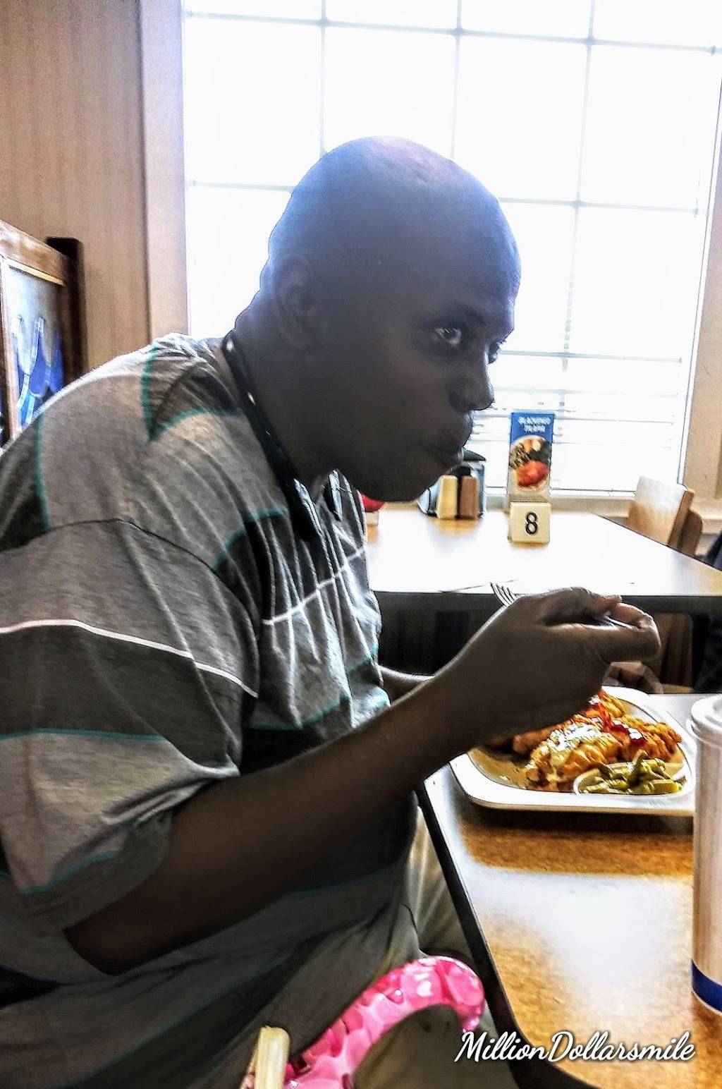 Captain Ds | restaurant | 2701 Chamberlayne Ave, Richmond, VA 23222, USA | 8043218204 OR +1 804-321-8204