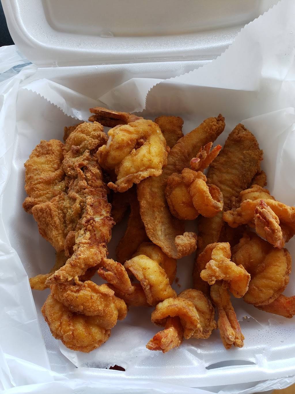 Fresh Gulf Seafood | restaurant | 2528 S 24th St, Philadelphia, PA 19145, USA | 2672731288 OR +1 267-273-1288