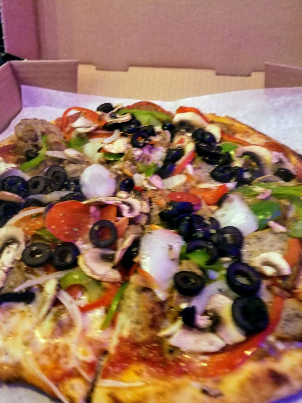 Creations Pizza | restaurant | 193 Main St, Farmingdale, NY 11735, USA | 5165868156 OR +1 516-586-8156