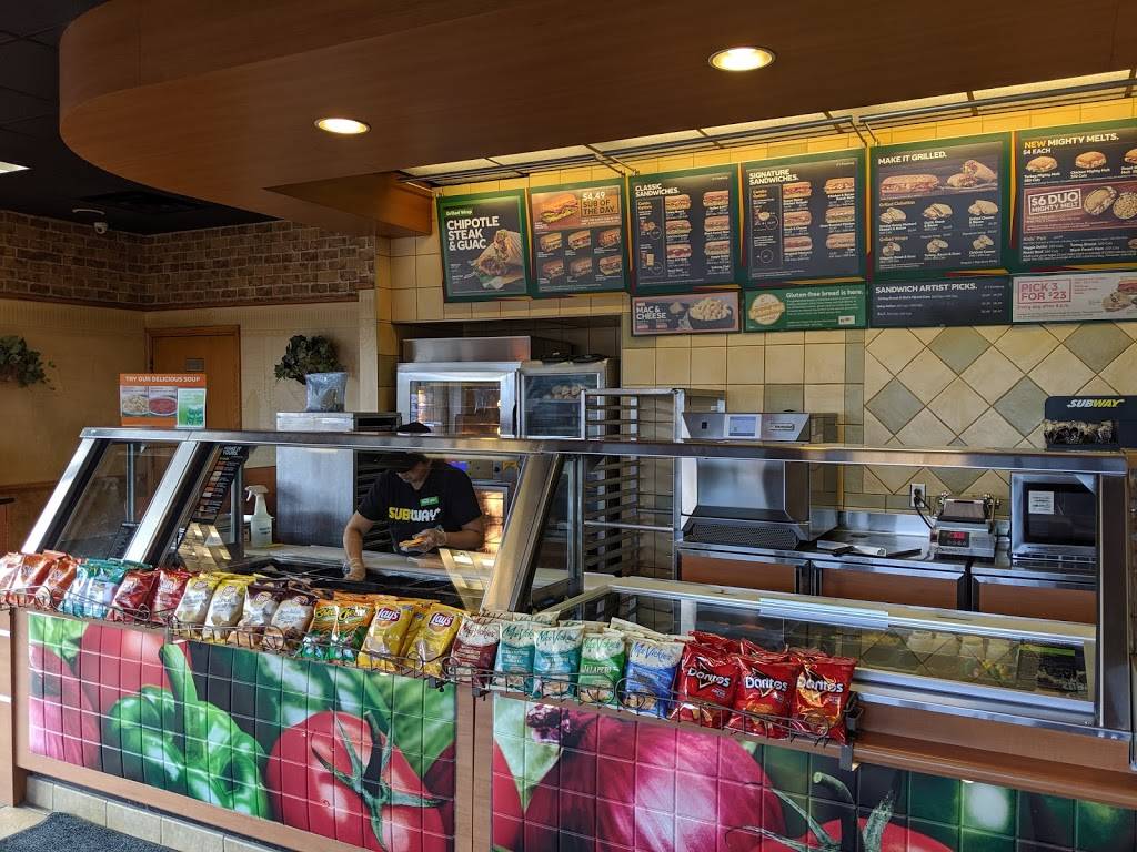 Subway | meal takeaway | 324 Highland Rd W, Kitchener, ON N2M 5G2, Canada | 5195787827 OR +1 519-578-7827