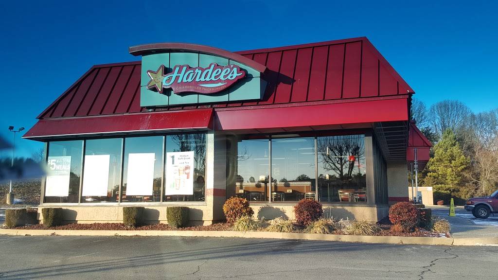 Hardees | restaurant | 413 E Main St, Louisa, VA 23093, USA | 5409679592 OR +1 540-967-9592