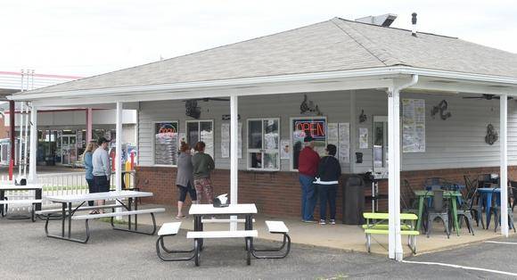 Thatsa Wrapp Shack | restaurant | 7944 Cleveland Ave NW, North Canton, OH 44720, USA | 3304999727 OR +1 330-499-9727