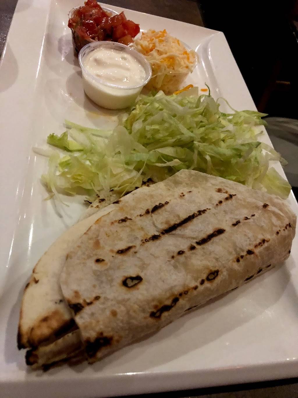 Salty Dog Bar & Grill | restaurant | 1980 Queen St E, Toronto, ON M4L 1H8, Canada | 4168495064 OR +1 416-849-5064