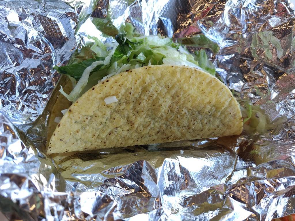 Quesada Burritos & Tacos | restaurant | 3041 Argentia Rd, Mississauga, ON L5N 8P7, Canada | 9057850555 OR +1 905-785-0555