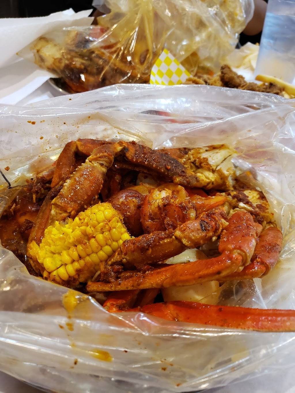 Crazy Crab | restaurant | 25271 Telegraph Rd, Southfield, MI 48033, USA | 2483277400 OR +1 248-327-7400