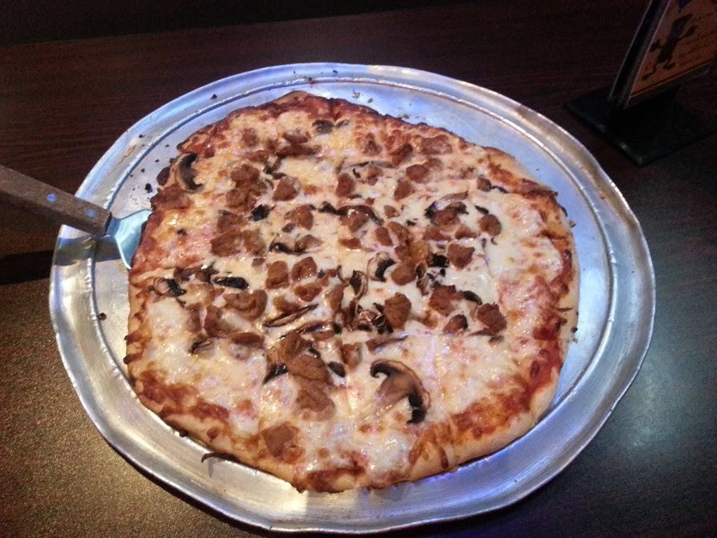 Olivers Bar & Grill | restaurant | 2122 W Station St, Kankakee, IL 60901, USA | 8159351900 OR +1 815-935-1900