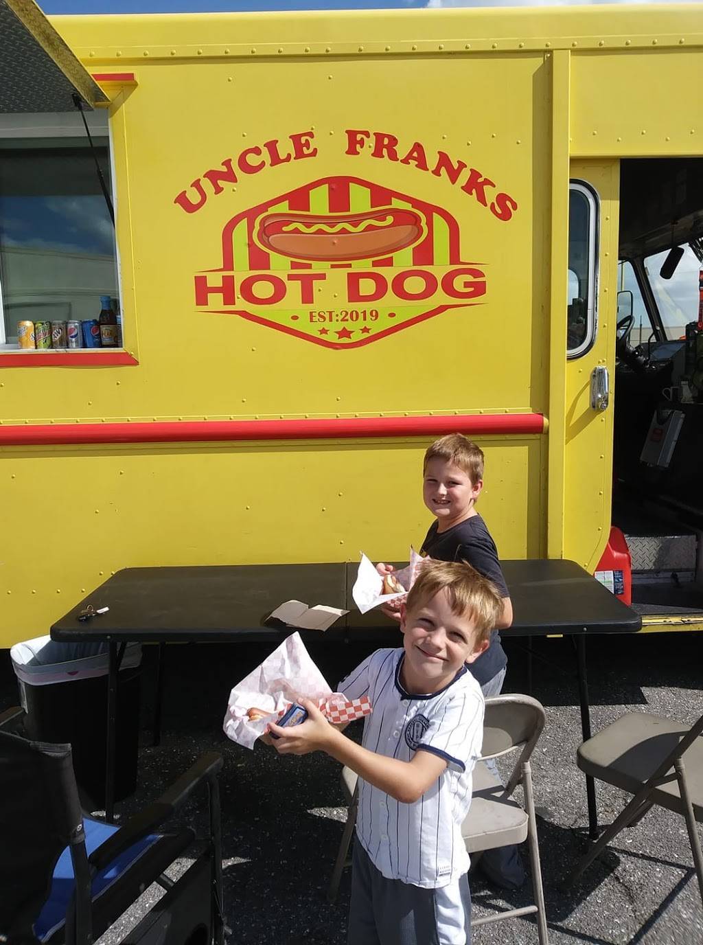 Uncle Franks Hot Dogs | restaurant | 19190 Cochran Blvd Edgewater Church parking lot, Port Charlotte, FL 33952, USA | 9416266590 OR +1 941-626-6590