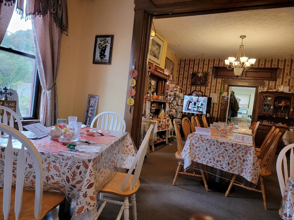 The Betsy Shoppes & Bistro | restaurant | 1903 Donner St, McKeesport, PA 15135, USA | 4127516695 OR +1 412-751-6695