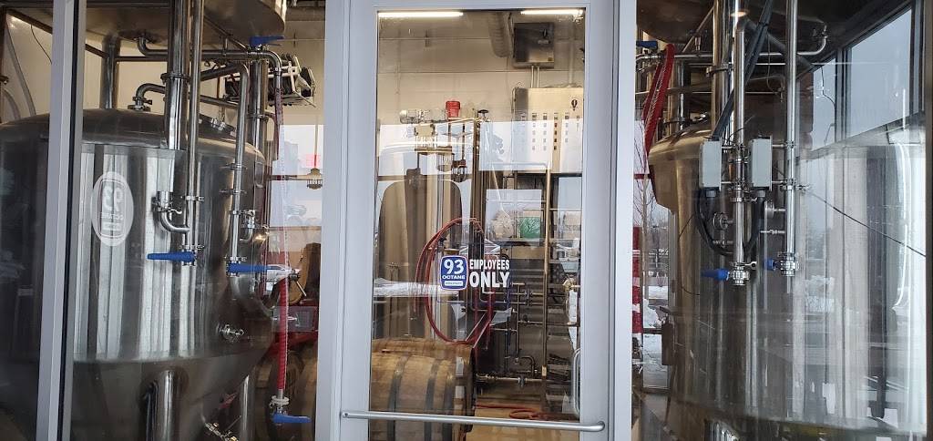 93 Octane Brewery | restaurant | 1825 Lincoln Hwy, St. Charles, IL 60174, USA | 6305490332 OR +1 630-549-0332